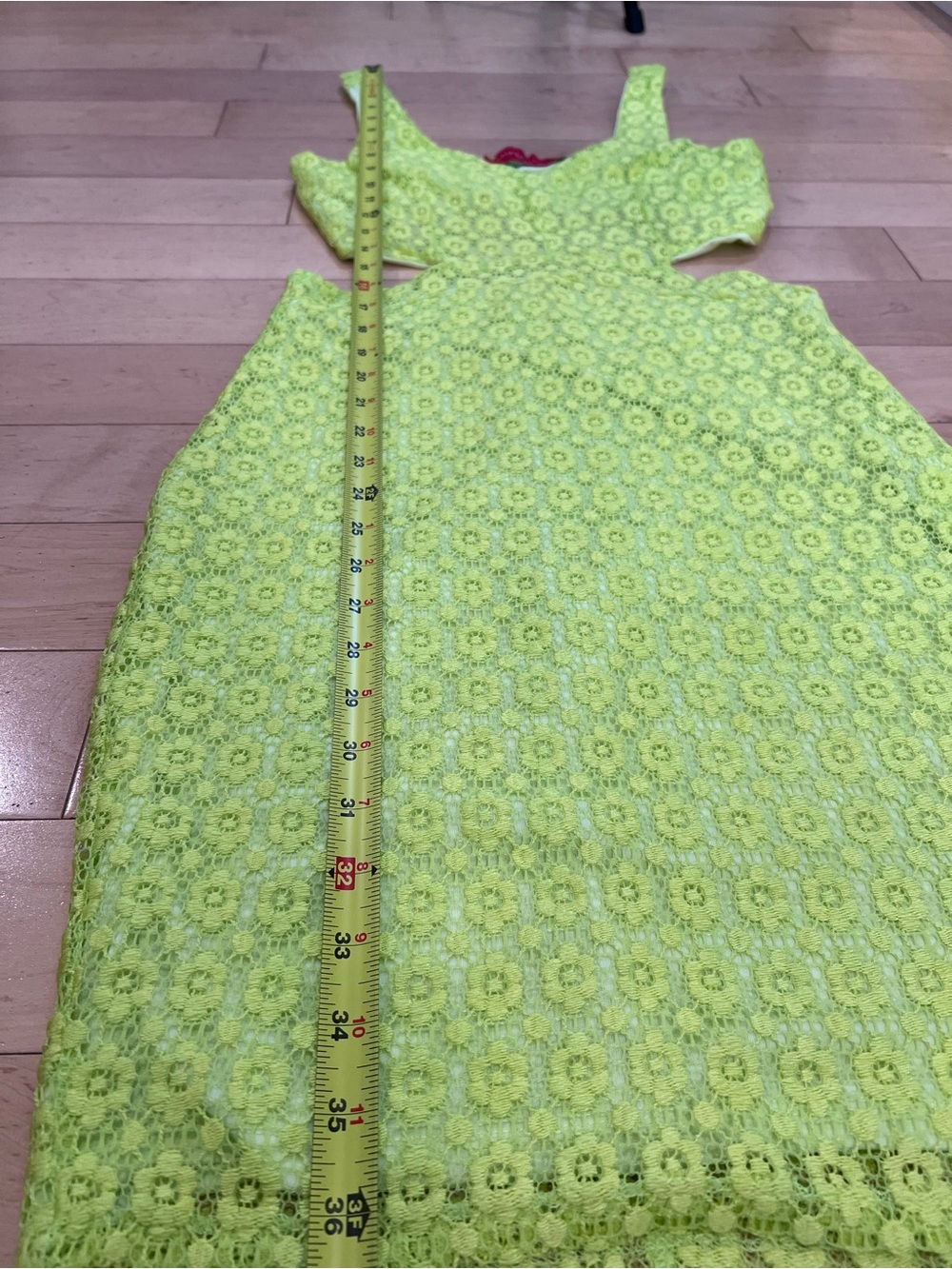 Akira Chicago Red Label Women's Medium Neon Lime Green Floral Lace Cutout Sheath - Picture 12 of 13